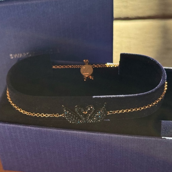 SWAROVSKI ICONIC SWAN BRACELET - Picture 4 of 5